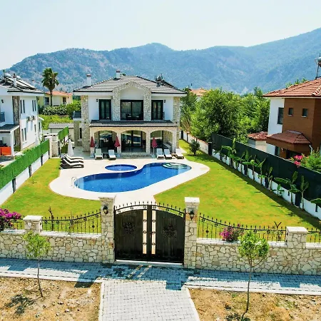 Villa Villa-sleeps 9-parking-pool-bbq-hot Tub-pets Dalyan