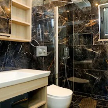 Villa-sleeps 9-parking-pool-bbq-hot Tub-pets