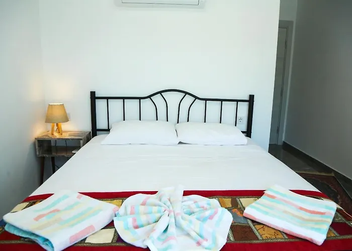 Villa Villa-sleeps 9-parking-pool-bbq-hot Tub-pets Dalyan