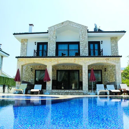 Villa-sleeps 9-parking-pool-bbq-hot Tub-pets Βίλα Dalyan