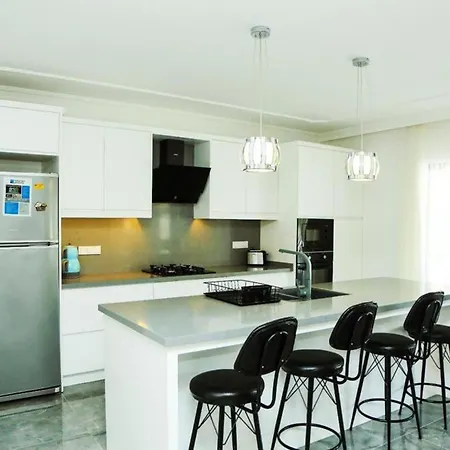 Villa-sleeps 9-parking-pool-bbq-hot Tub-pets * Dalyan