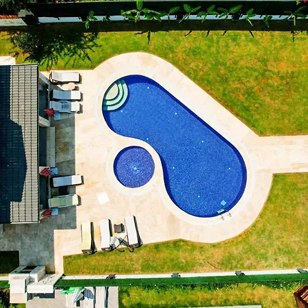 Villa-sleeps 9-parking-pool-bbq-hot Tub-pets דליאן