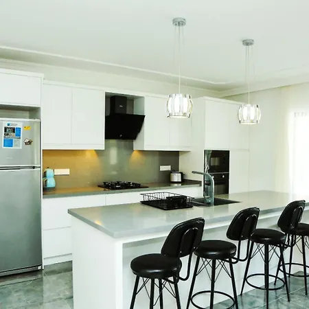 Villa-sleeps 9-parking-pool-bbq-hot Tub-pets * Dalyan