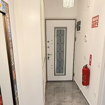 Villa-sleeps 9-parking-pool-bbq-hot Tub-pets Βίλα