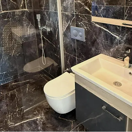 Villa-sleeps 9-parking-pool-bbq-hot Tub-pets Βίλα Dalyan