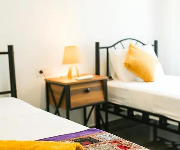 Villa-sleeps 9-parking-pool-bbq-hot Tub-pets 达利安