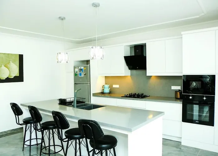 Villa-sleeps 9-parking-pool-bbq-hot Tub-pets 别墅 达利安