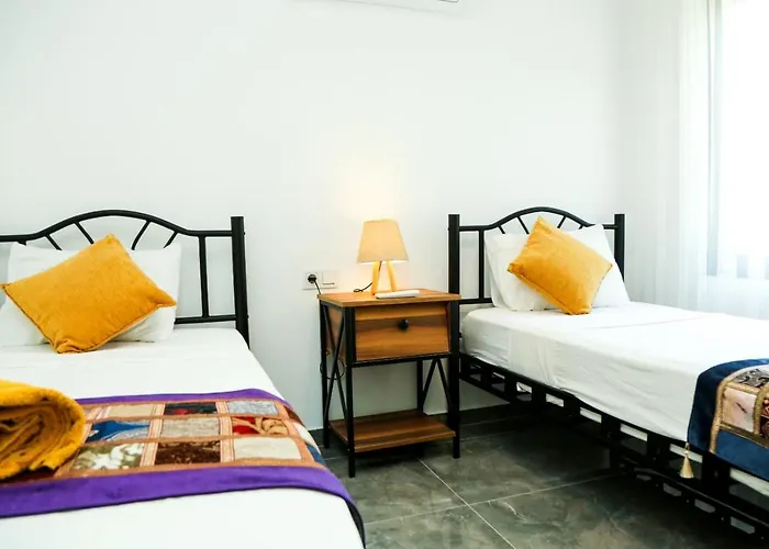 Villa-sleeps 9-parking-pool-bbq-hot Tub-pets 别墅