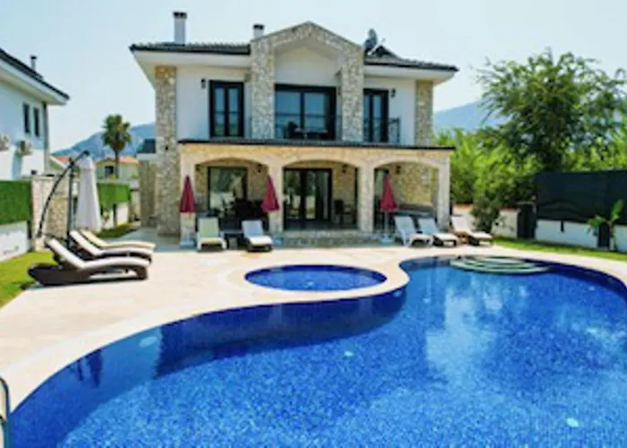 别墅 Villa-sleeps 9-parking-pool-bbq-hot Tub-pets 达利安