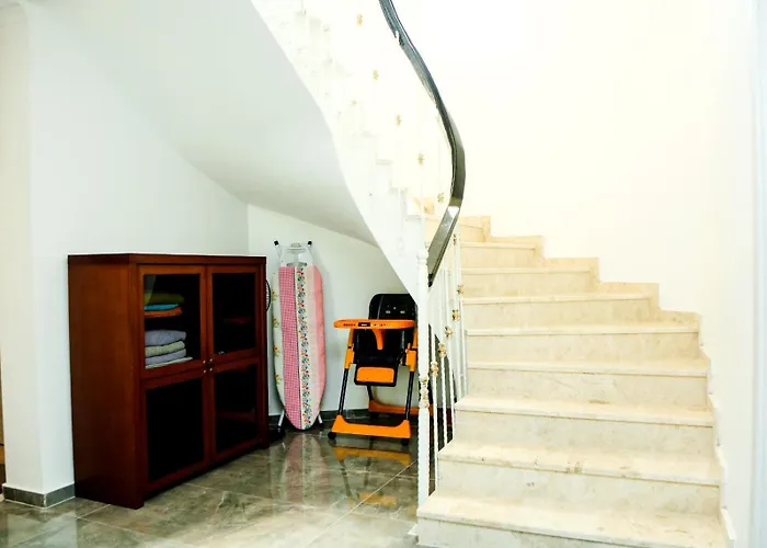 Villa-sleeps 9-parking-pool-bbq-hot Tub-pets 别墅 达利安