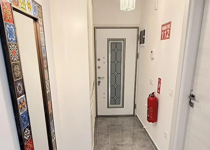 Villa-sleeps 9-parking-pool-bbq-hot Tub-pets 别墅