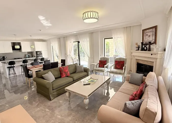 Villa-sleeps 9-parking-pool-bbq-hot Tub-pets 别墅